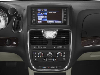 2016 Chrysler Town & Country LX