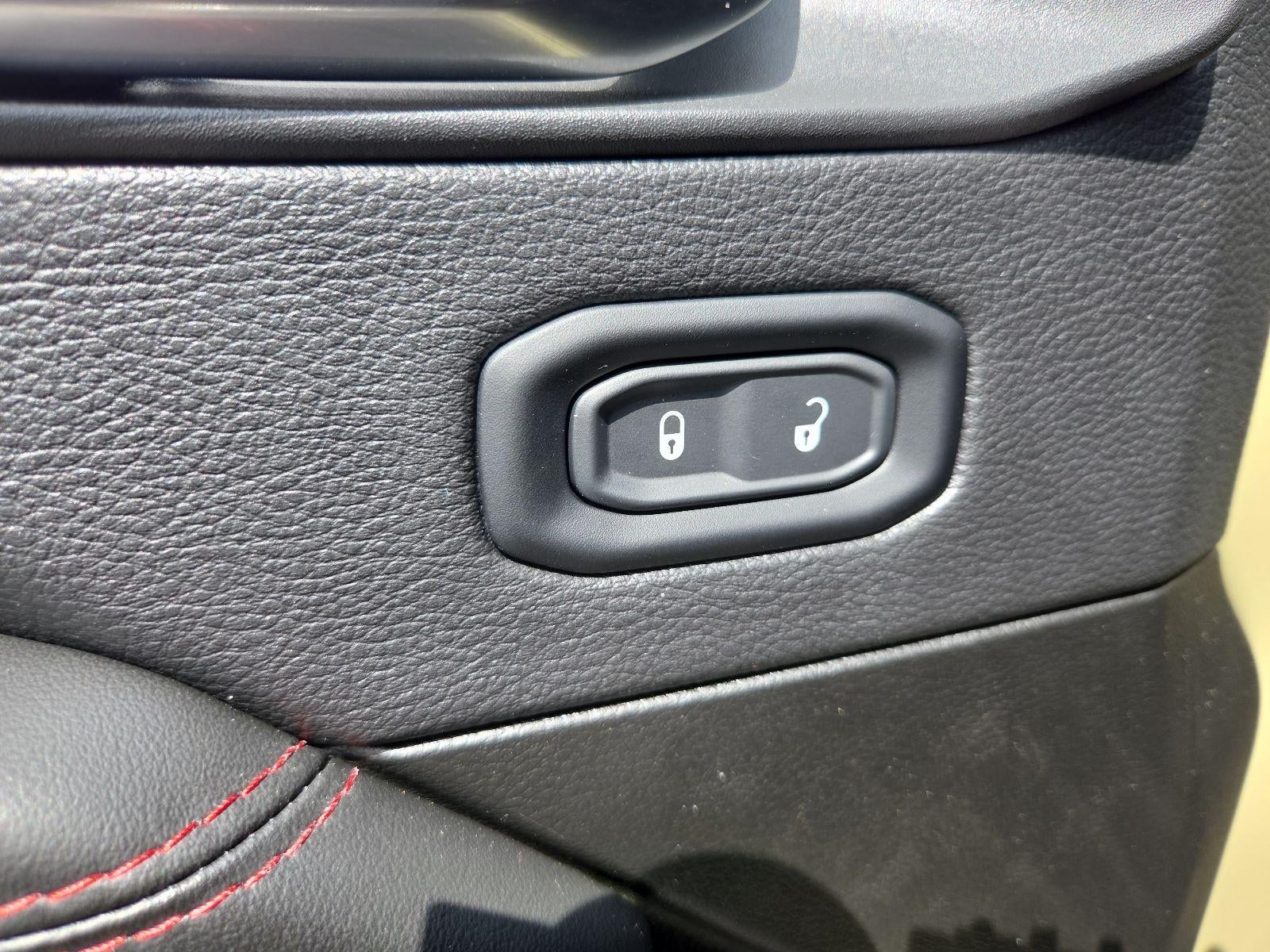 2025 Jeep Wrangler 4-Door Recon 4x4