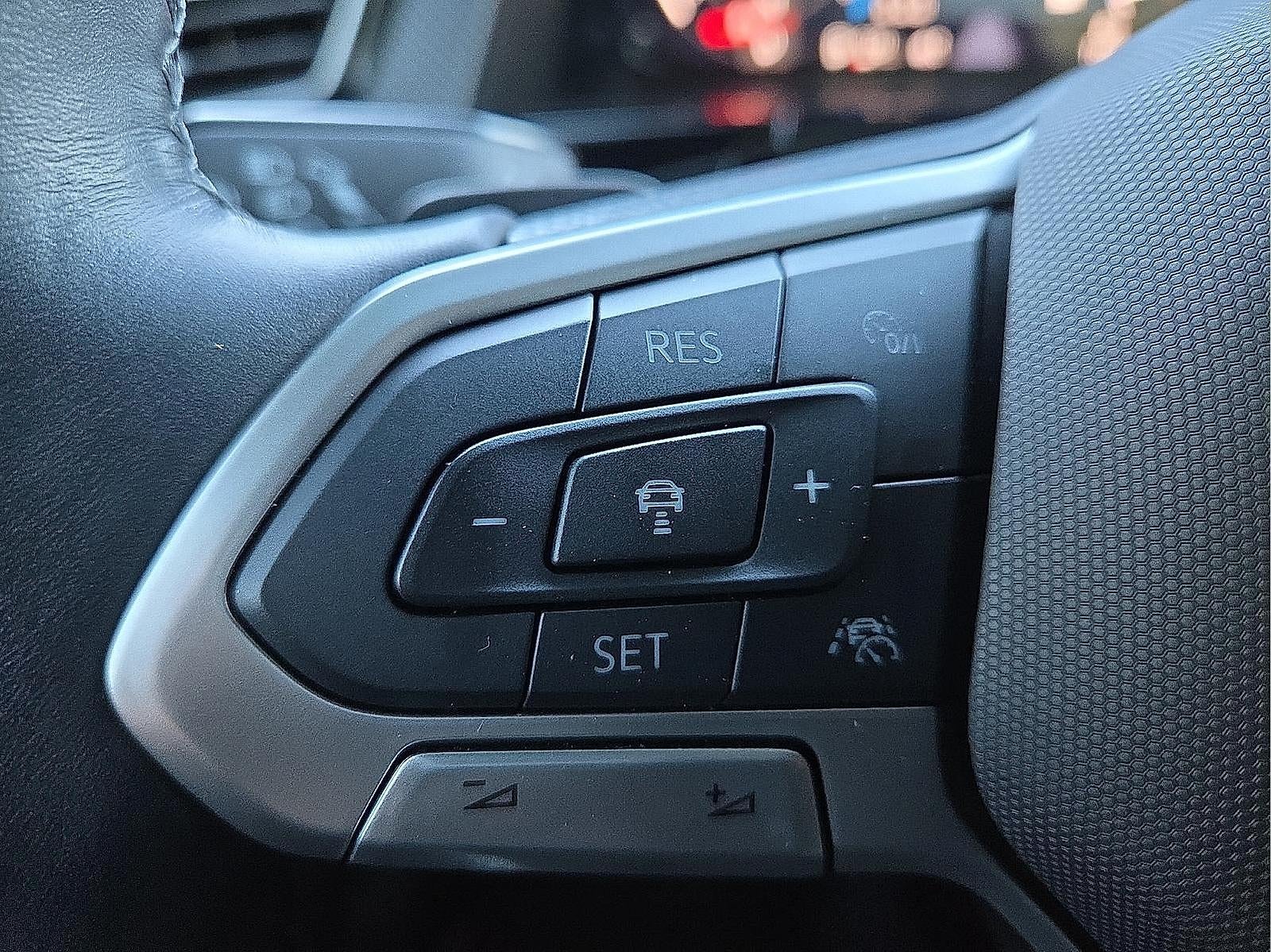 2024 Volkswagen Atlas Cross Sport 2.0T SEL Premium R-Line