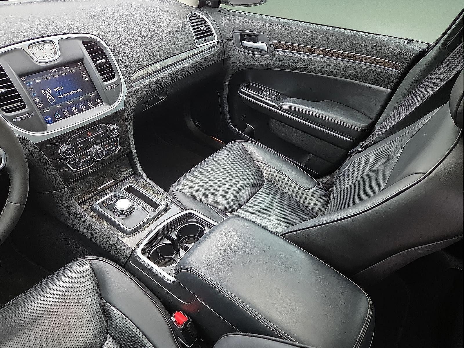 2023 Chrysler 300 Touring L