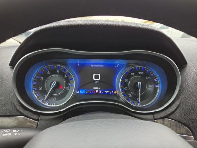 2023 Chrysler 300 Touring L