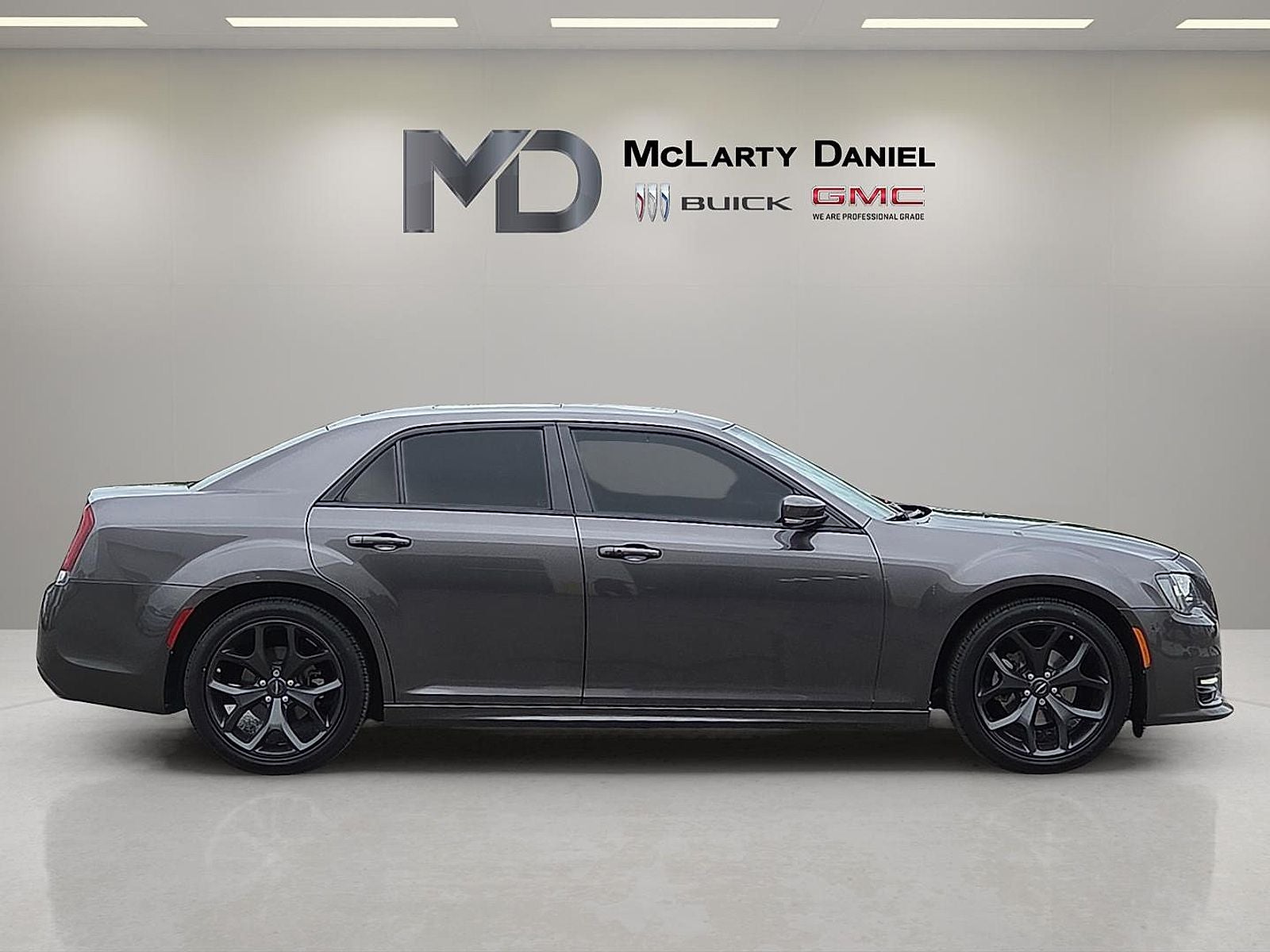 2023 Chrysler 300 Touring L