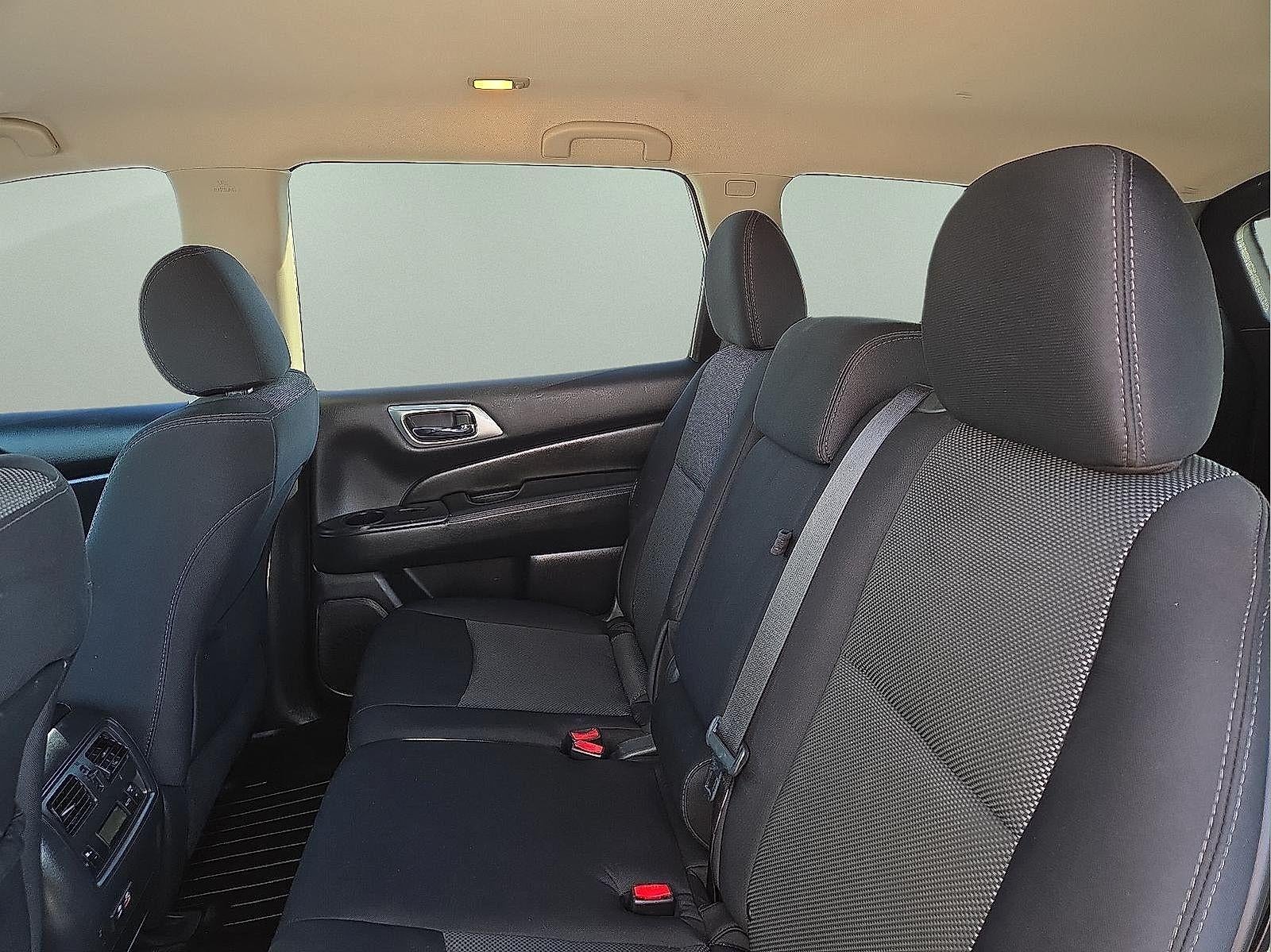 2019 Nissan Pathfinder SV