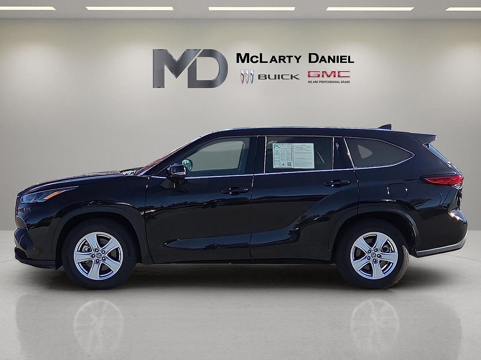 2022 Toyota Highlander LE