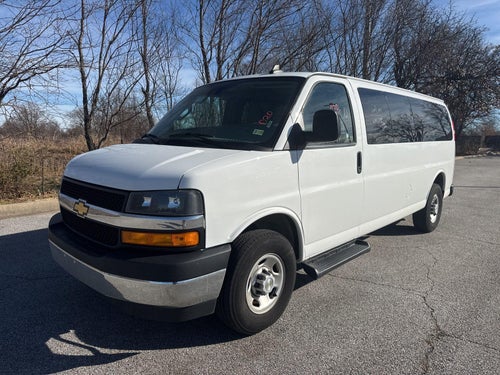 2023 Chevrolet Express Passenger 3500 1LT