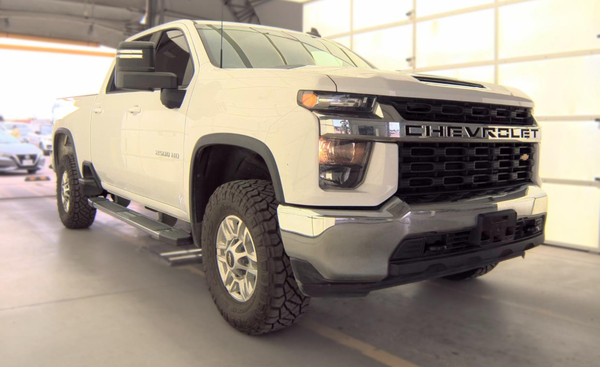 2022 Chevrolet Silverado HD LT 4WD Crew Cab Standard Box's photo