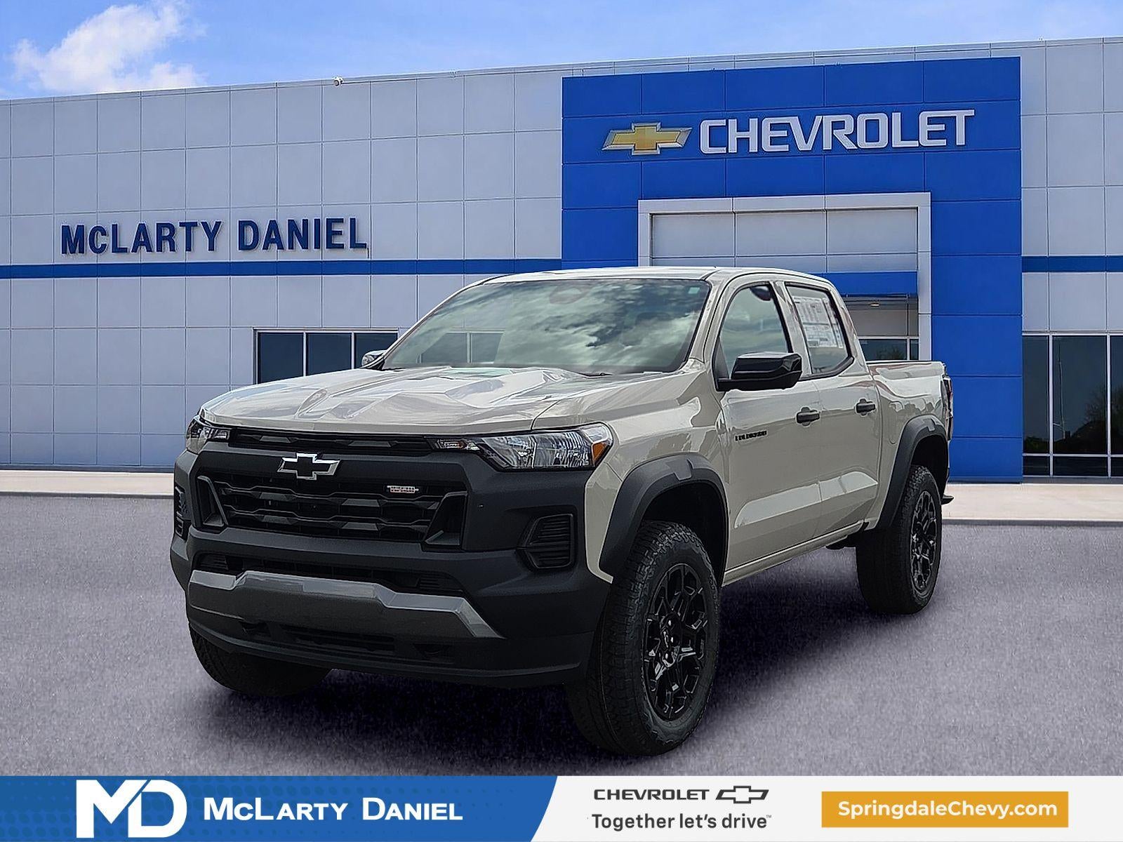 2026 Chevrolet Colorado Trail Boss - Photo 2