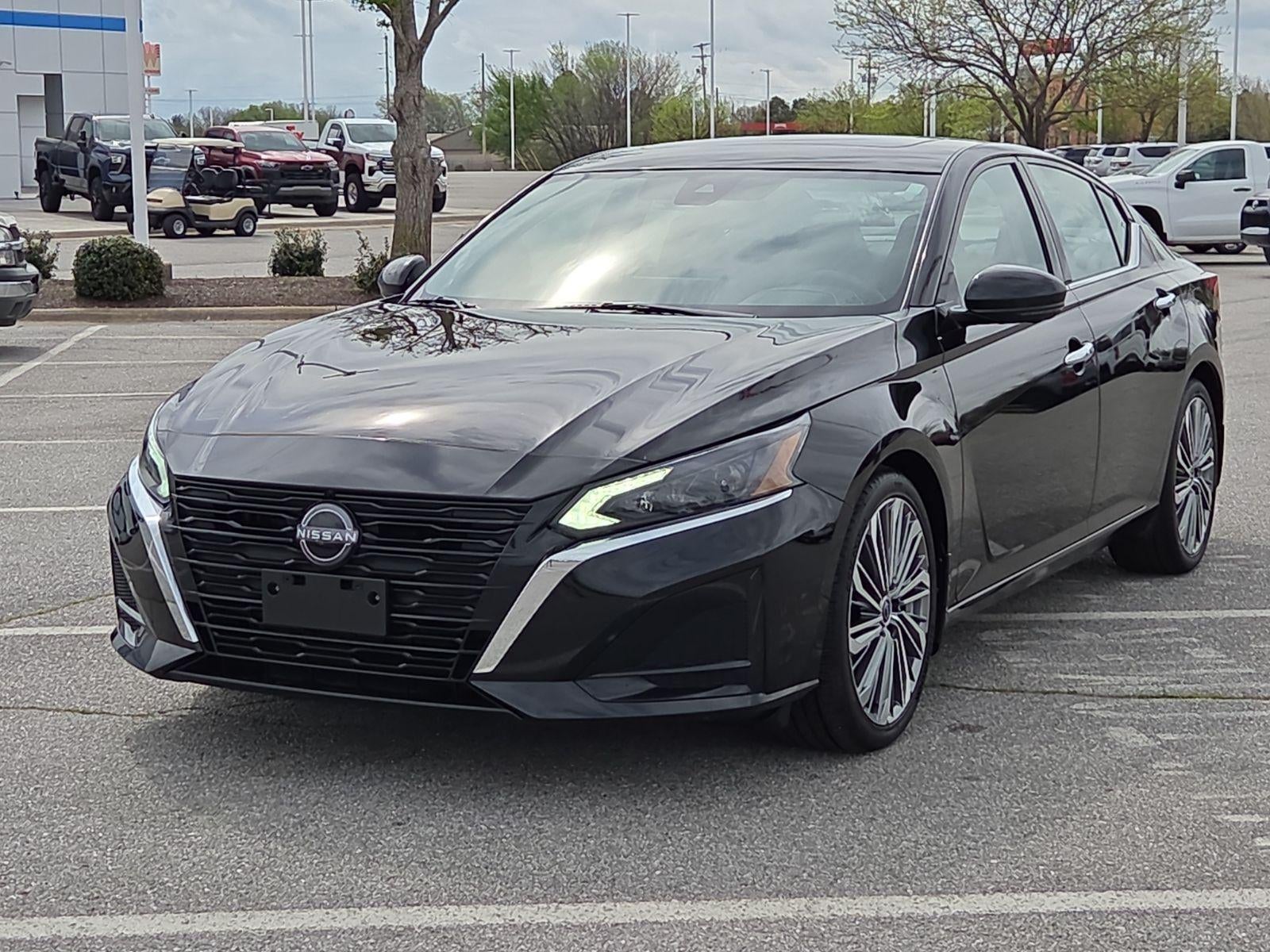 2023 Nissan Altima SL FWD