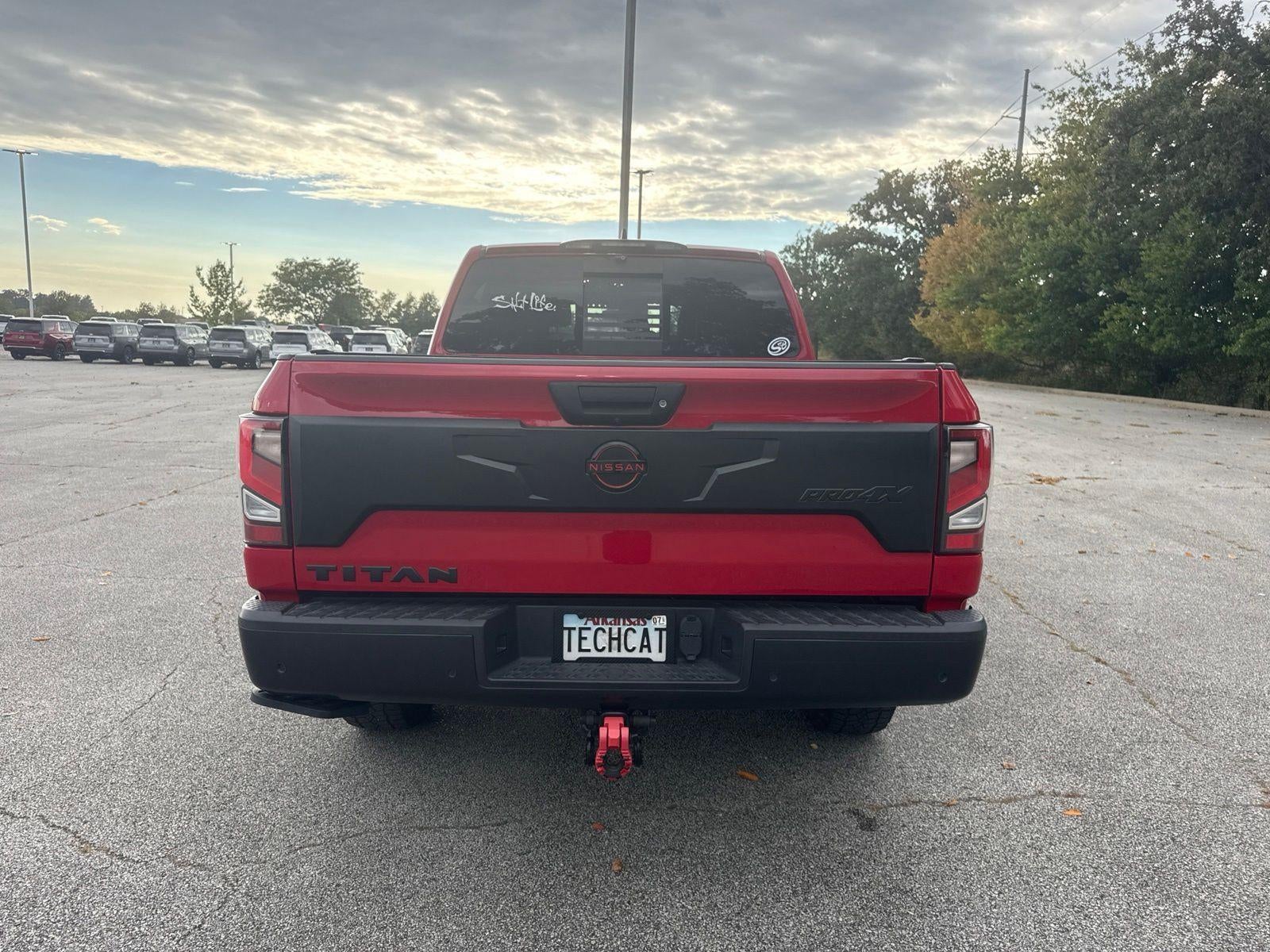 2023 Nissan TITAN Crew Cab PRO-4X 4x4