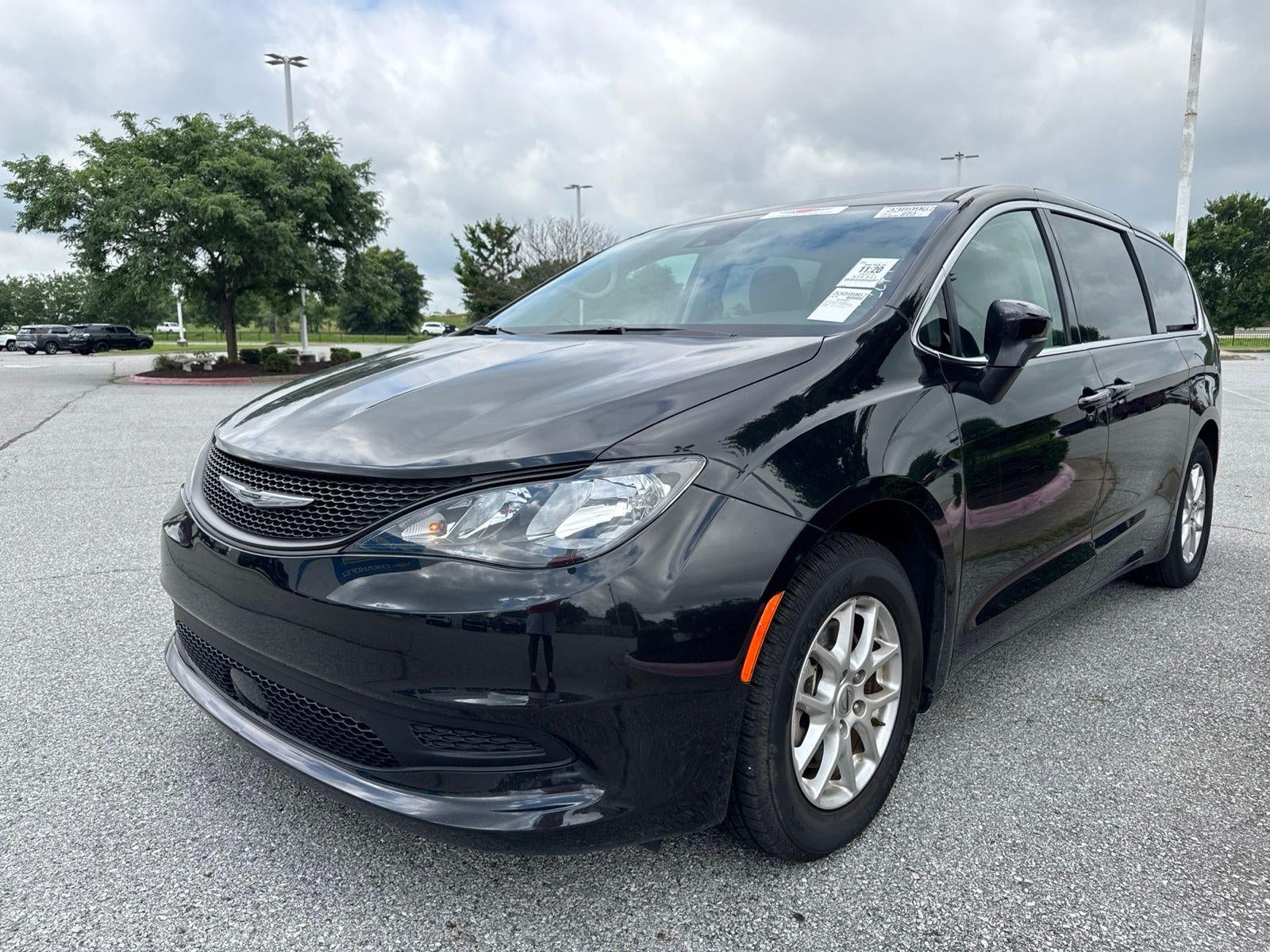 2023 Chrysler Voyager LX