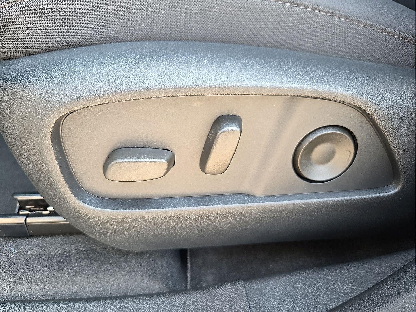 2027 Chevrolet Equinox LT - Photo 15