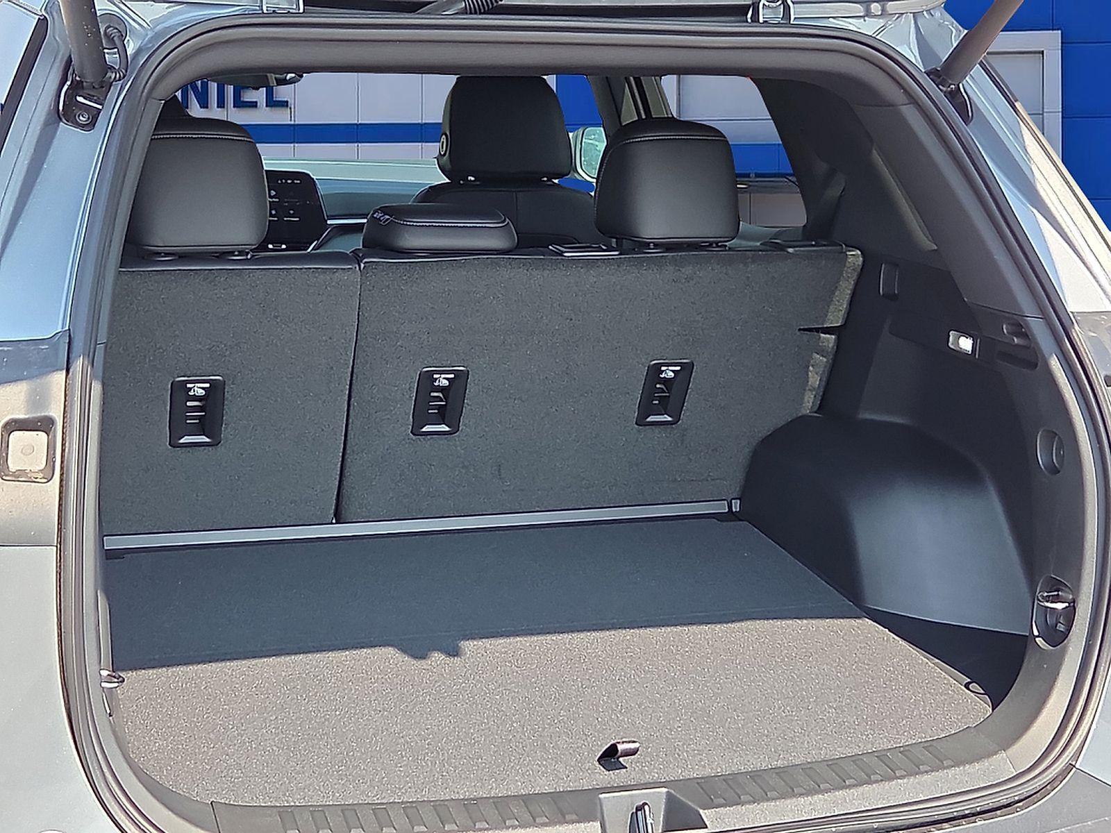 2027 Chevrolet Equinox LT - Photo 8