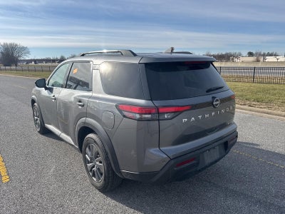 2024 Nissan Pathfinder SV