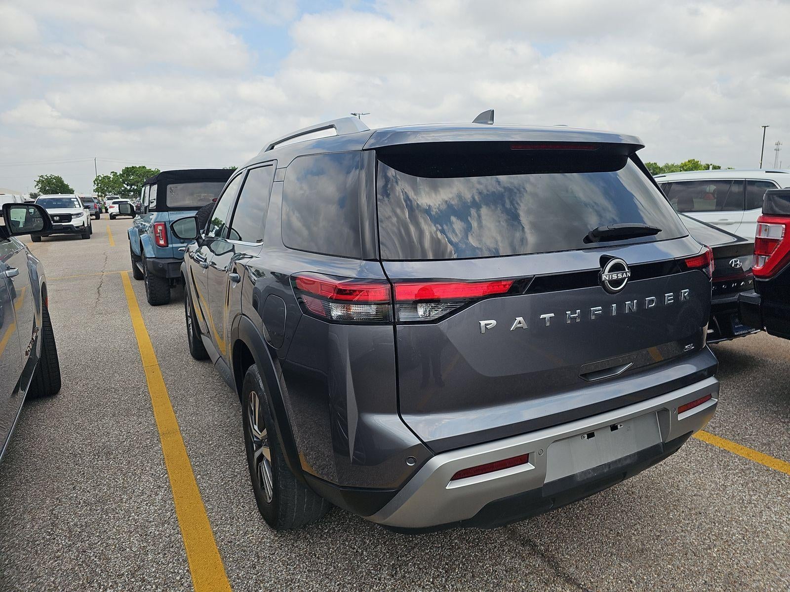 2024 Nissan Pathfinder SL
