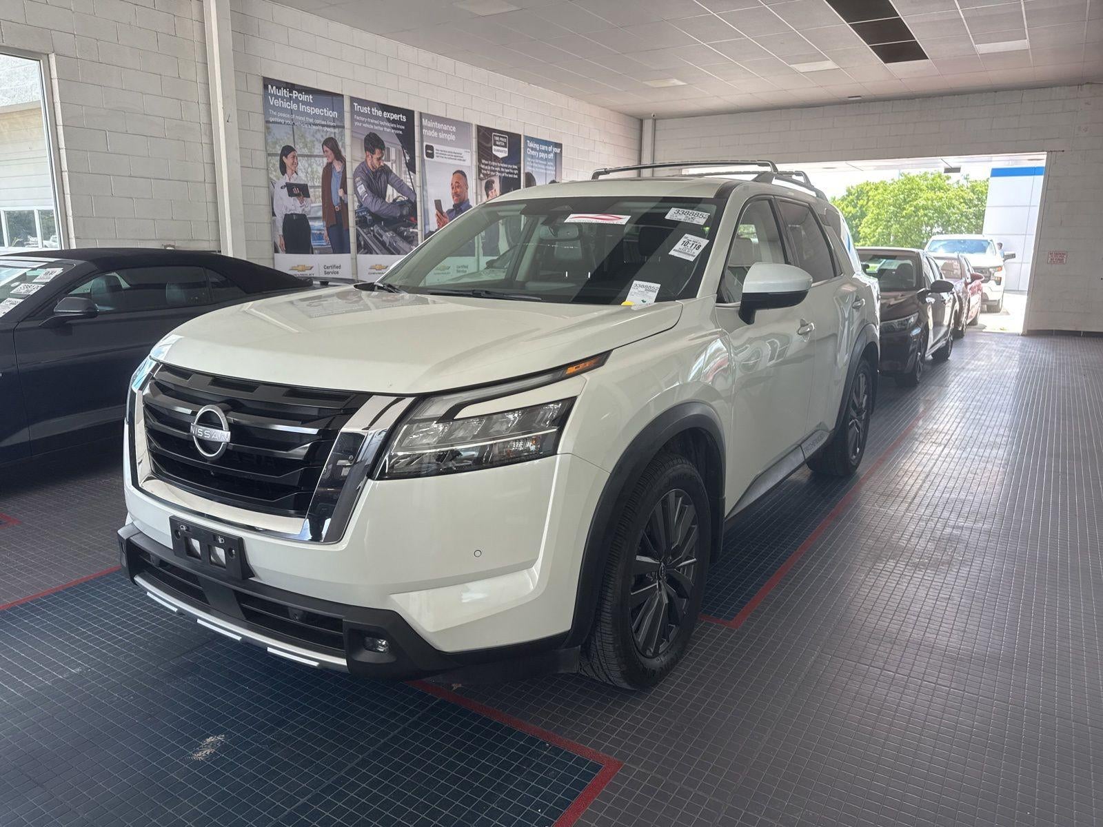 2022 Nissan Pathfinder SL 2WD's photo