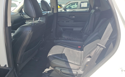 2022 Nissan Pathfinder SL 2WD