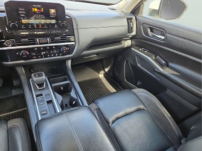 2022 Nissan Pathfinder SL 2WD