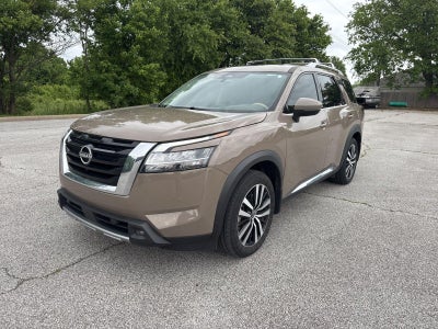 2024 Nissan Pathfinder Platinum FWD