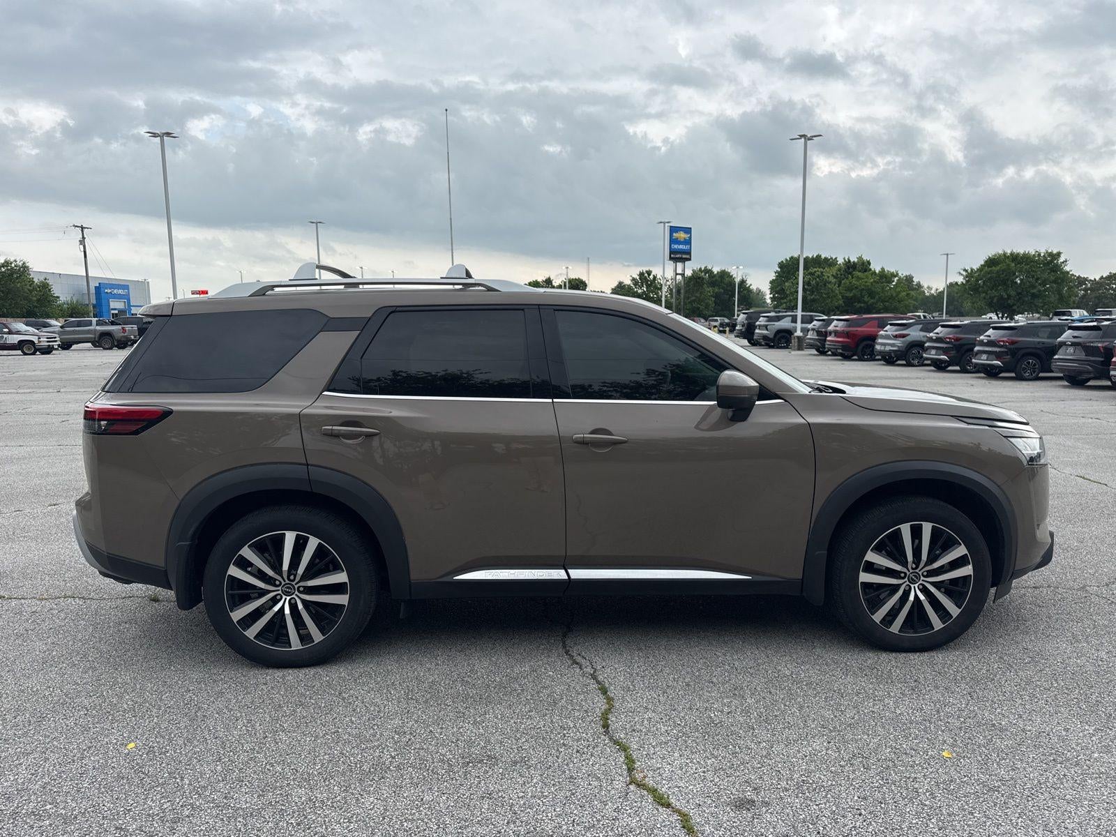 2024 Nissan Pathfinder Platinum FWD