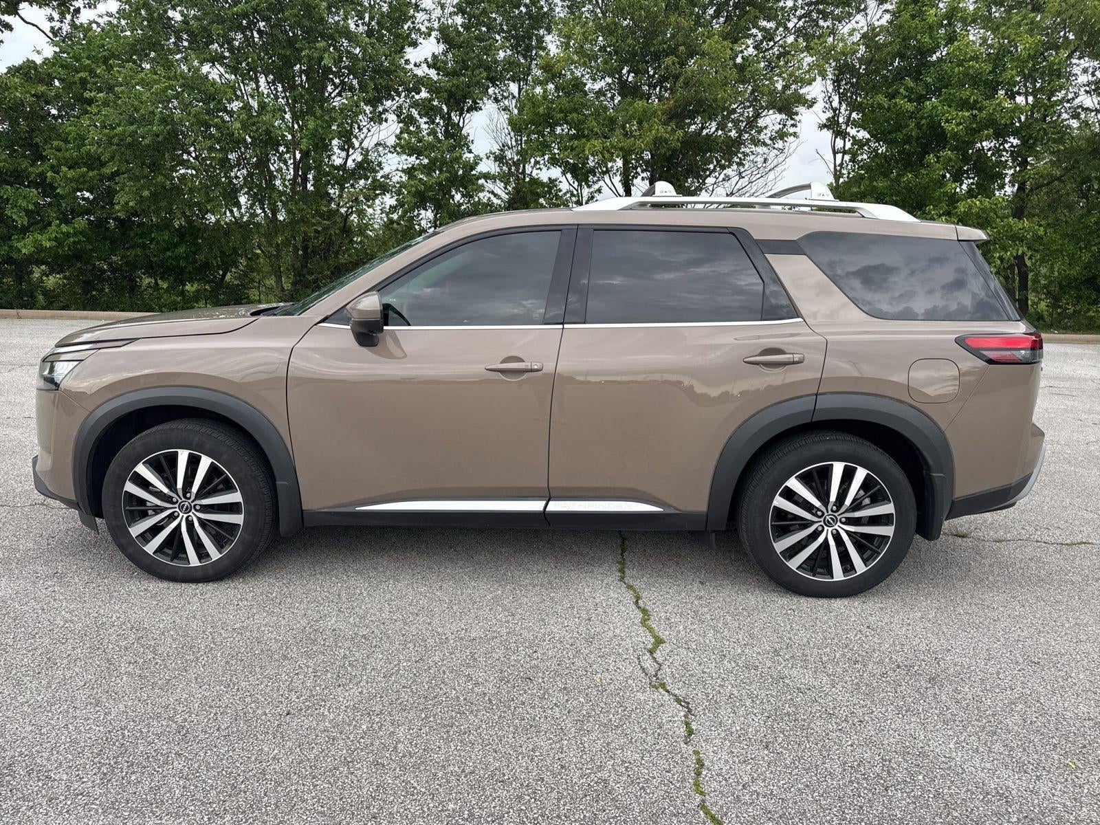 2024 Nissan Pathfinder Platinum FWD