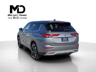 2024 Mitsubishi Outlander SE