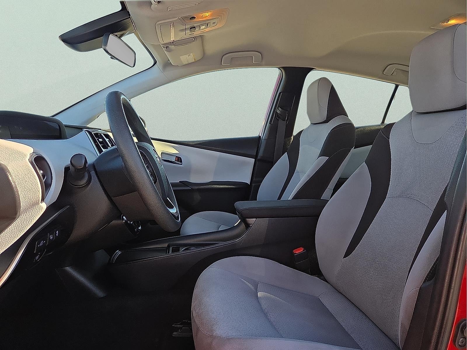 2022 Toyota Prius L Eco