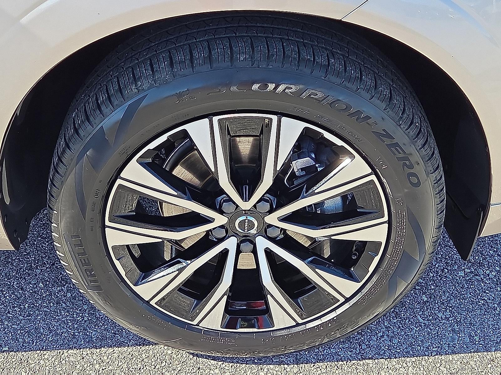 2025 Volvo XC60 Plus