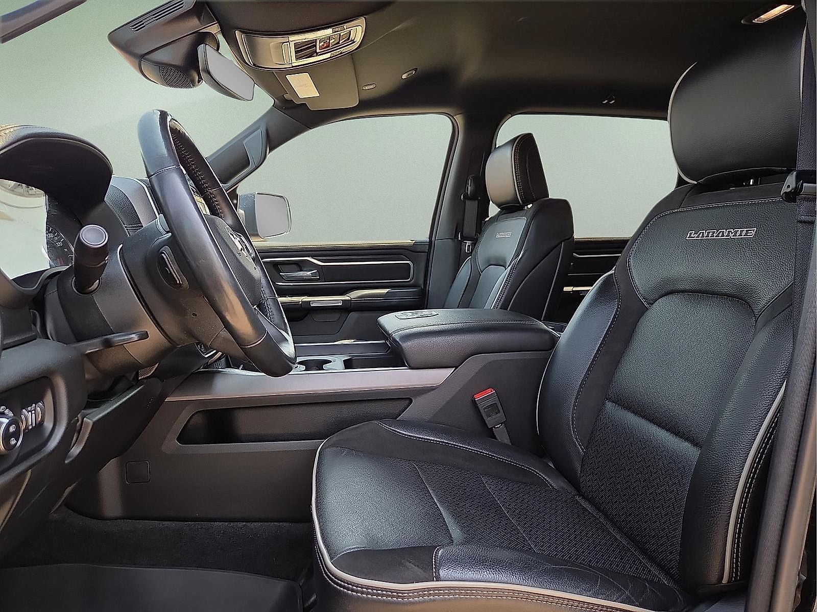 2023 RAM 1500 Laramie Crew Cab 4x4 5'7' Box
