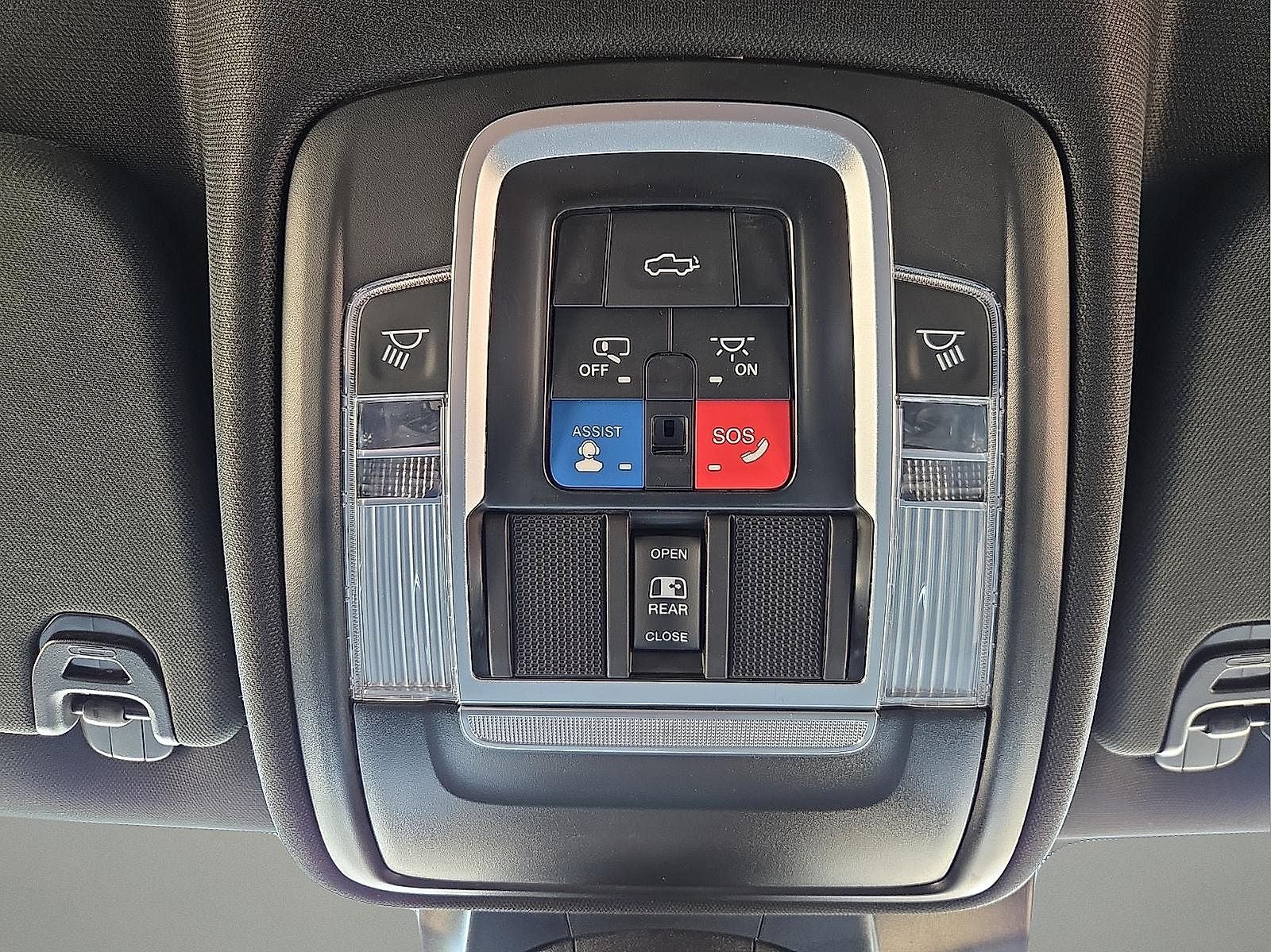 2023 RAM 1500 Laramie Crew Cab 4x4 5'7' Box
