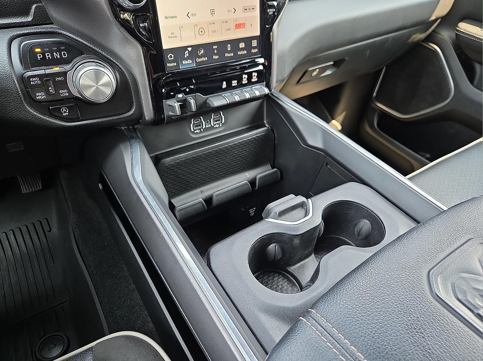 2023 RAM 1500 Laramie Crew Cab 4x4 5'7' Box