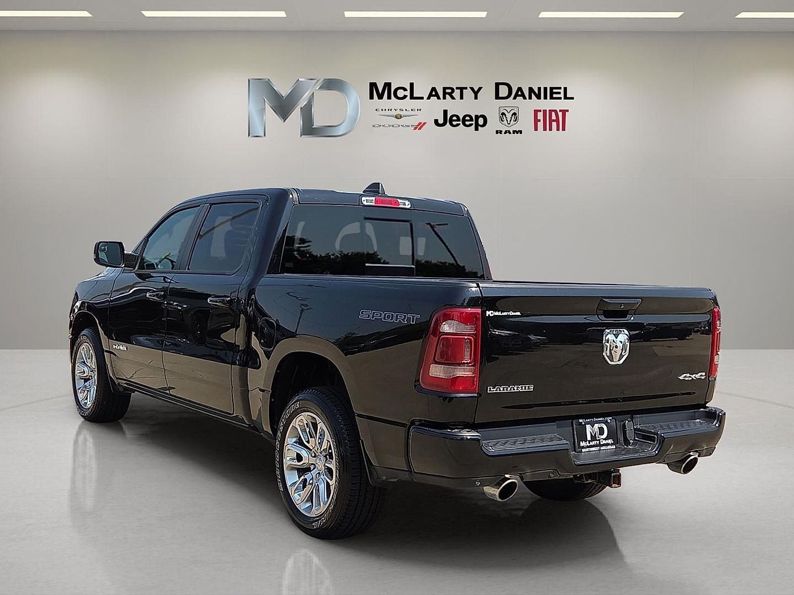 2023 RAM 1500 Laramie Crew Cab 4x4 5'7' Box