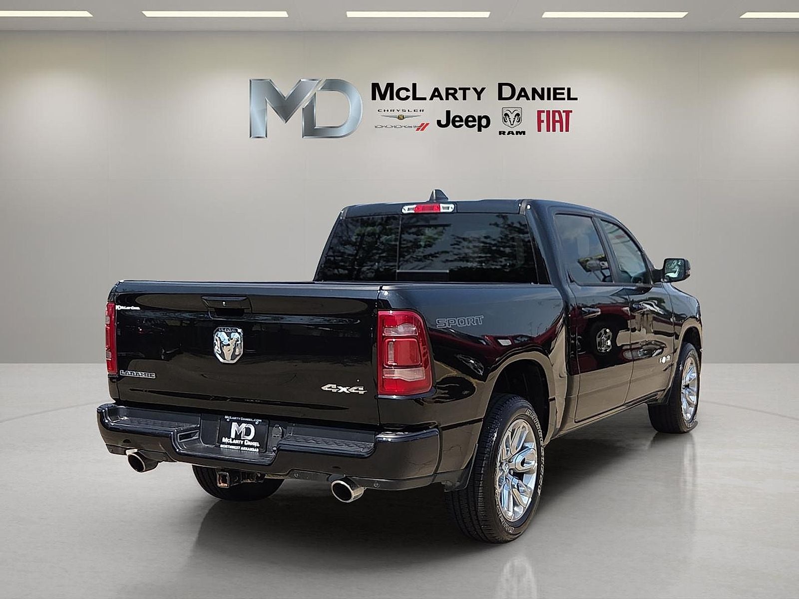 2023 RAM 1500 Laramie Crew Cab 4x4 5'7' Box