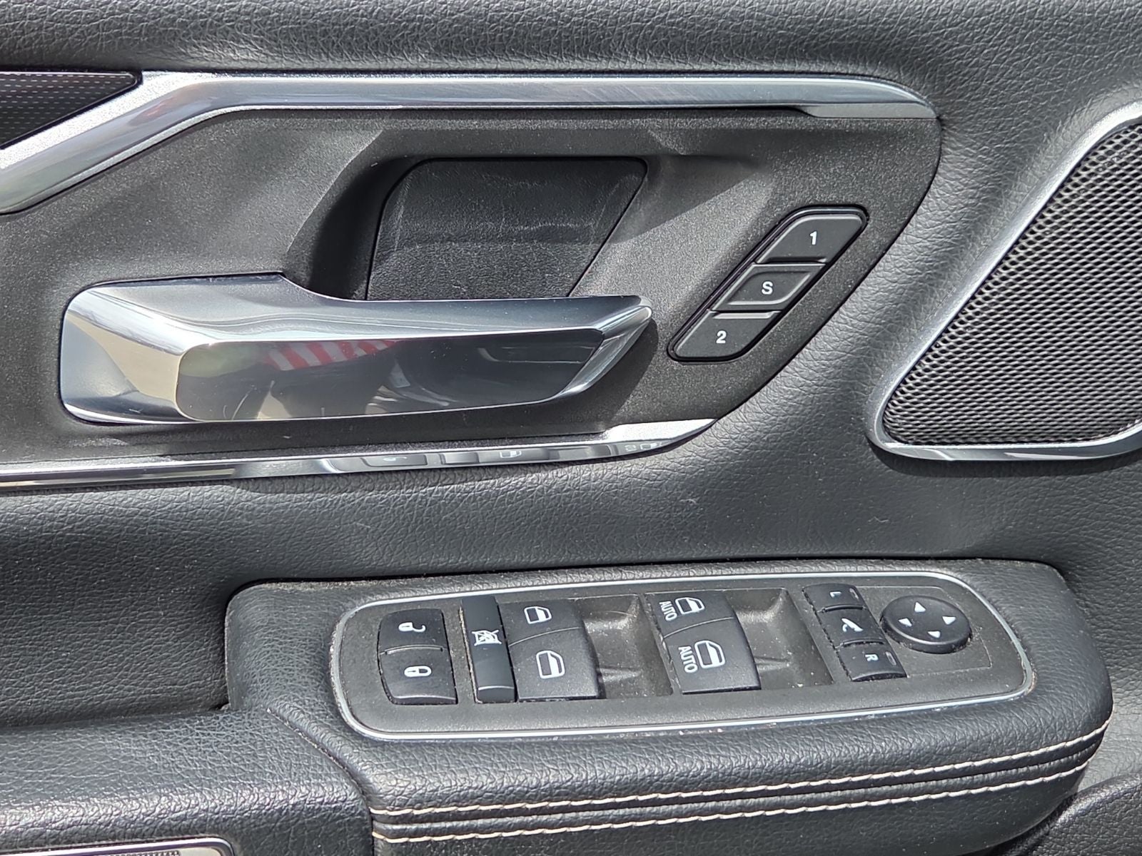 2022 RAM 1500 Laramie Crew Cab 4x4 5'7' Box