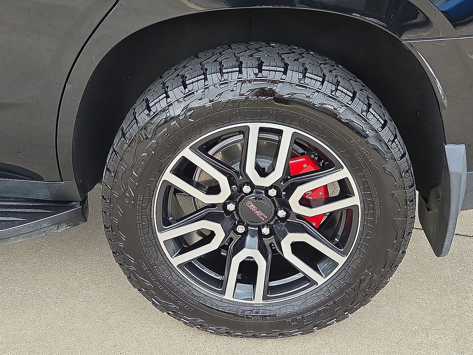 2023 GMC Yukon 4WD AT4