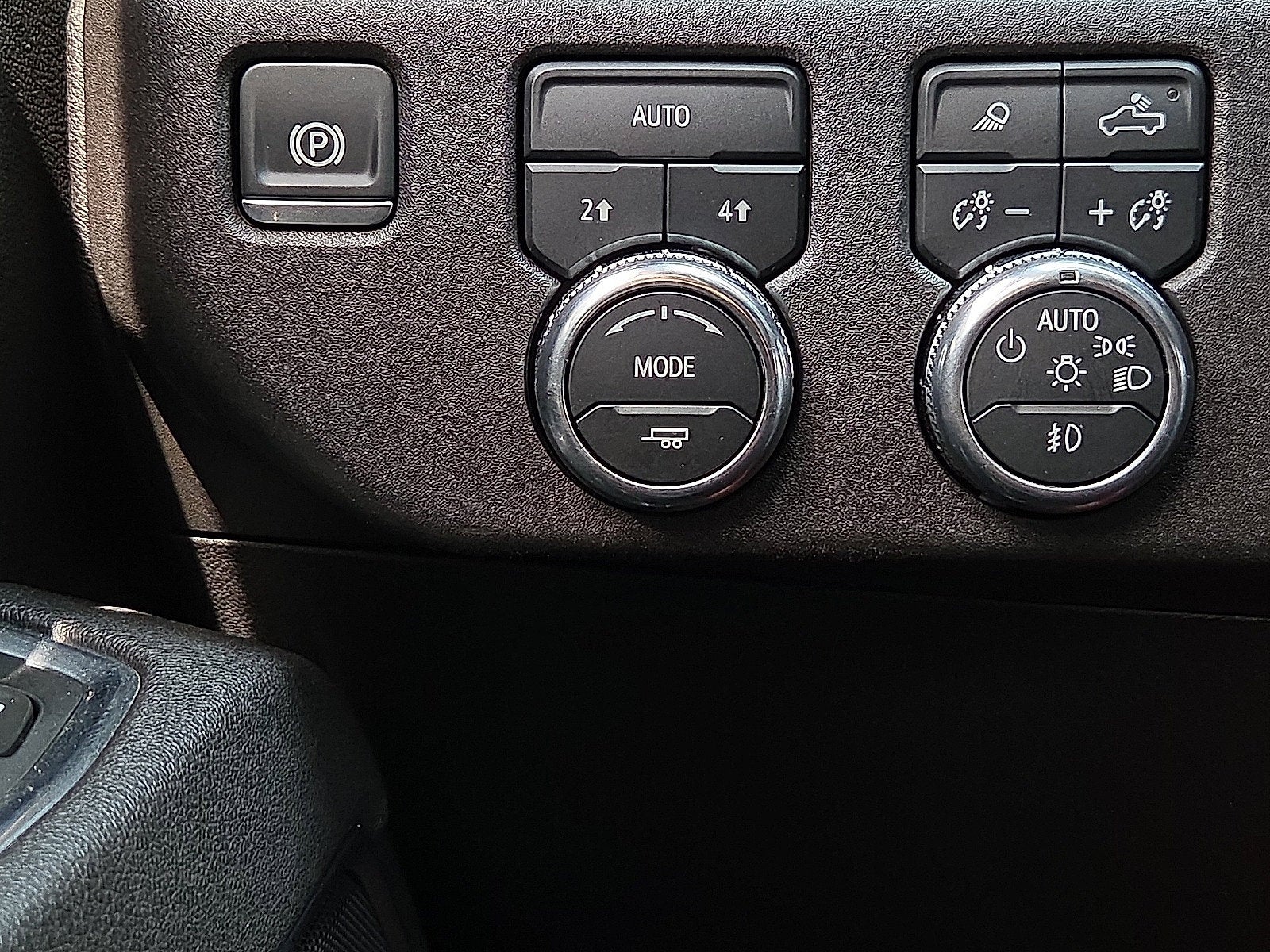 2025 GMC Sierra 1500 4WD Crew Cab Short Box SLT
