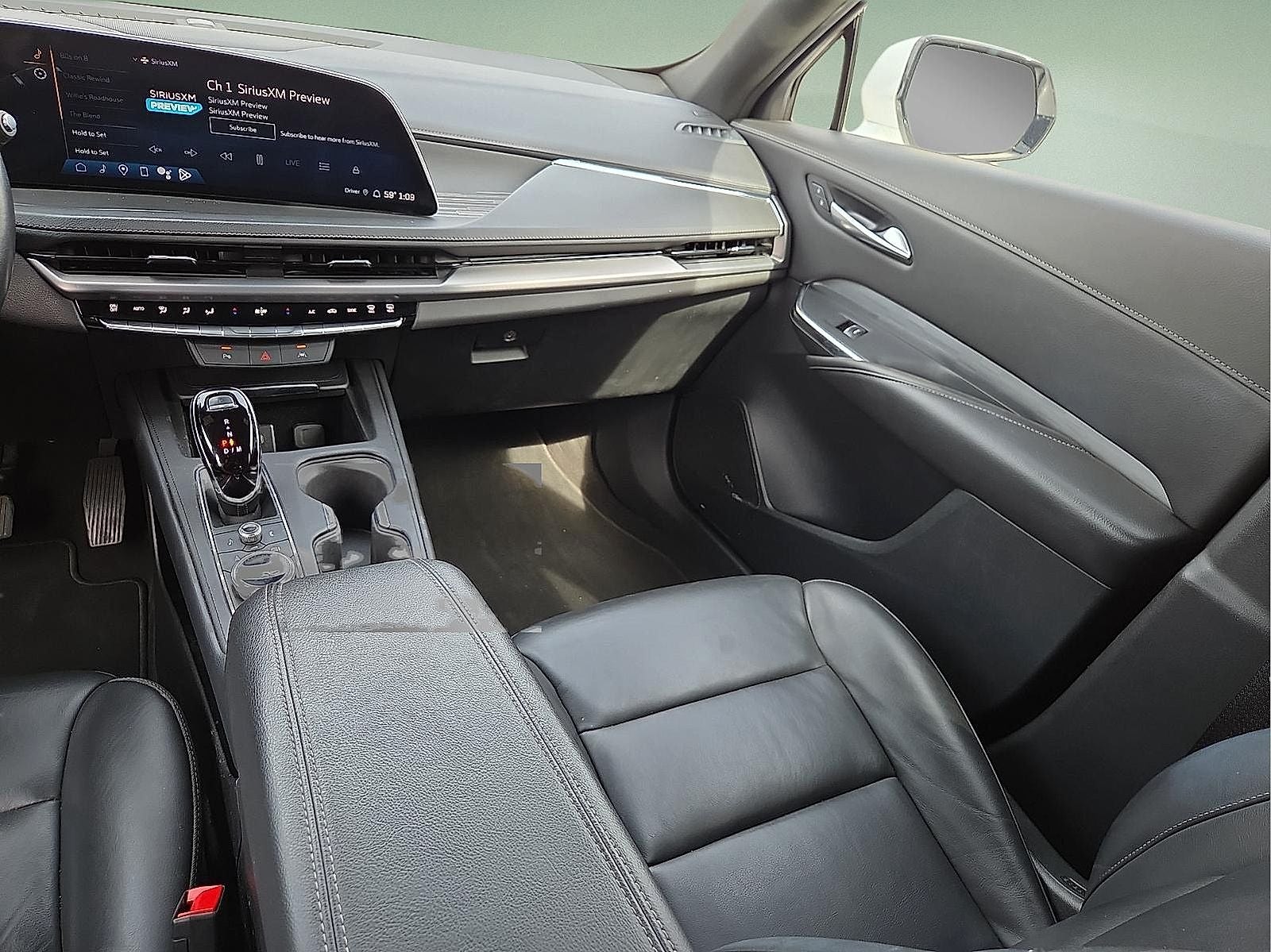 2024 Cadillac XT4 AWD Premium Luxury