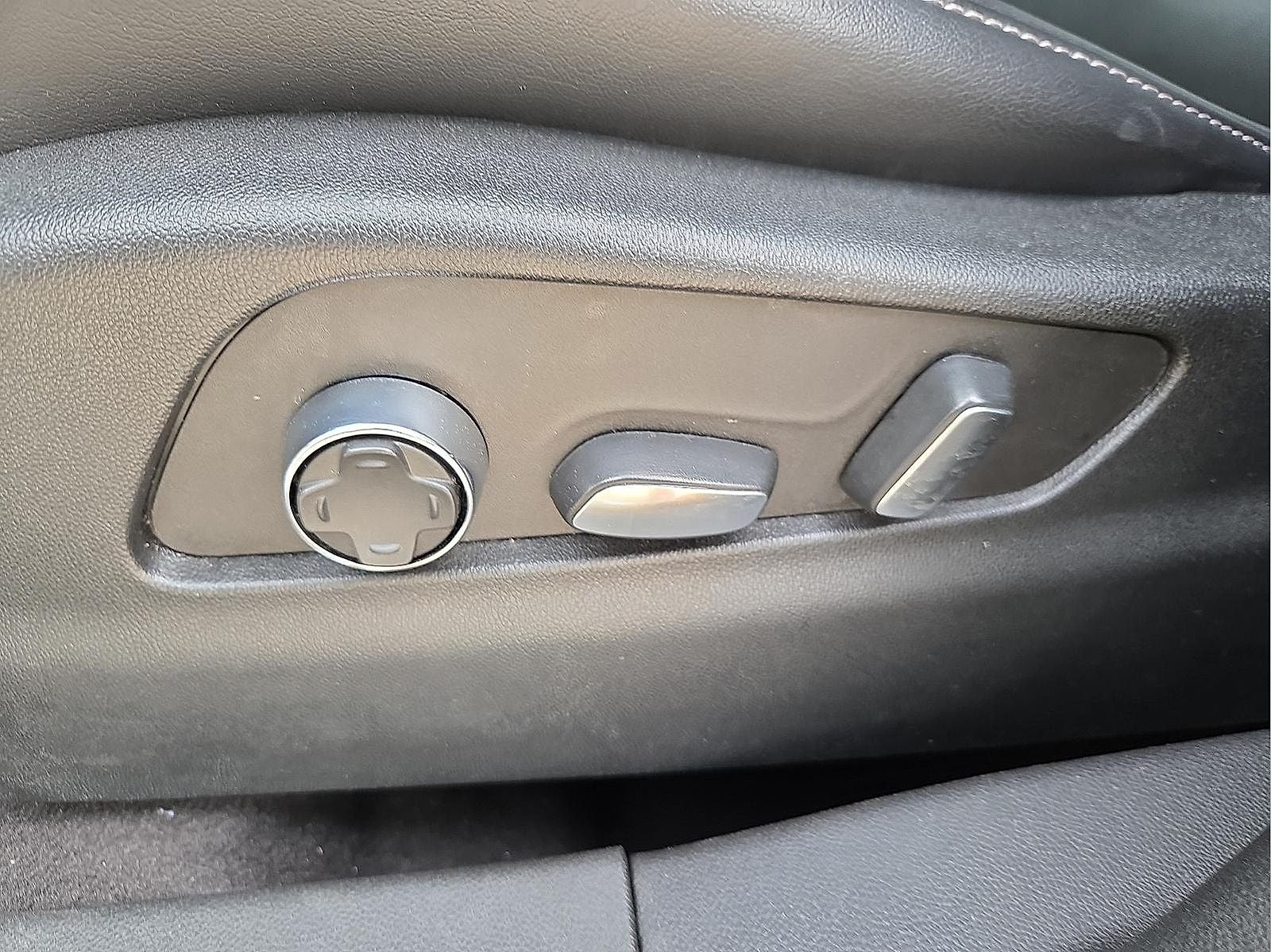 2024 Cadillac XT4 AWD Premium Luxury