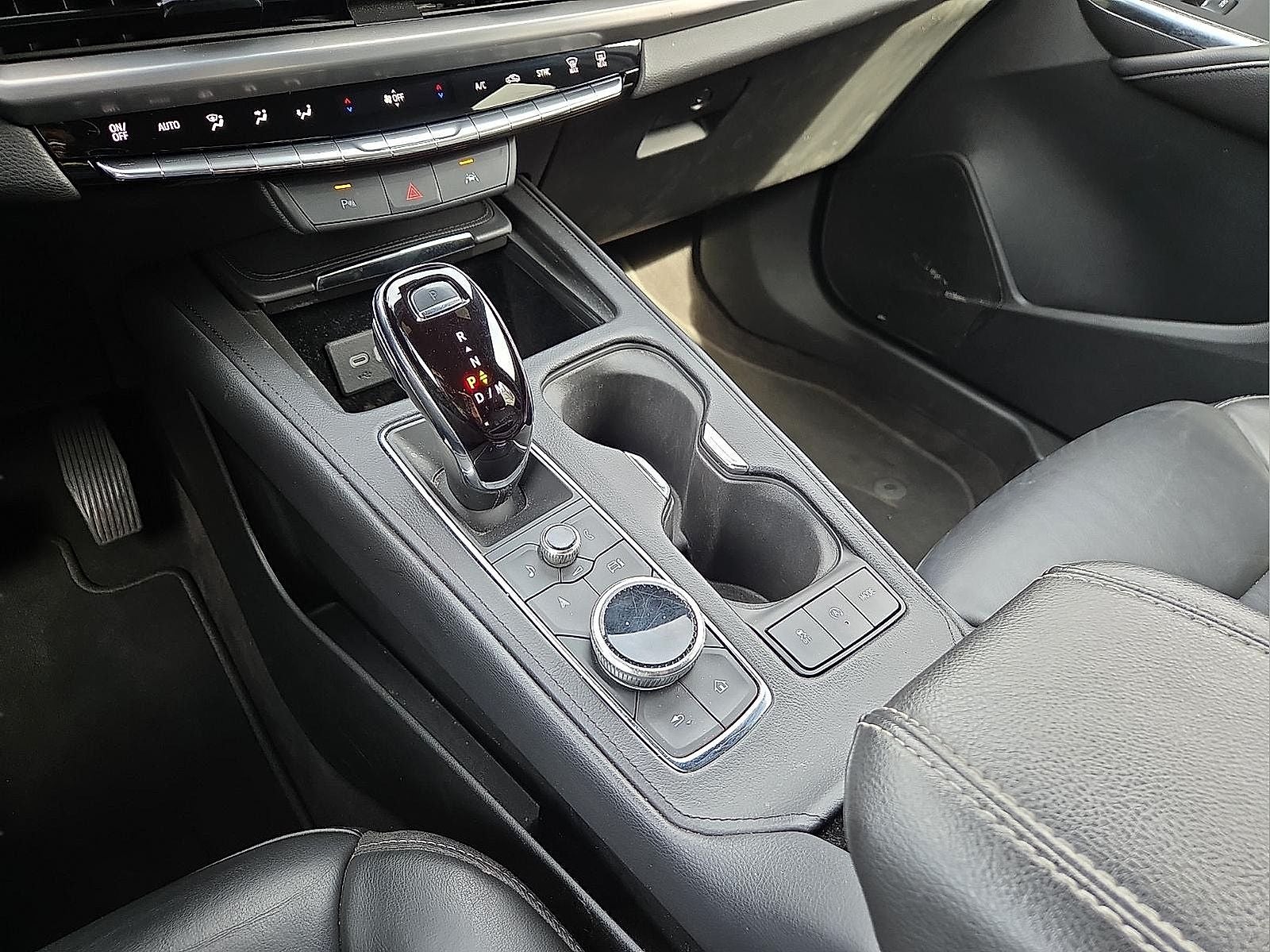 2024 Cadillac XT4 AWD Premium Luxury