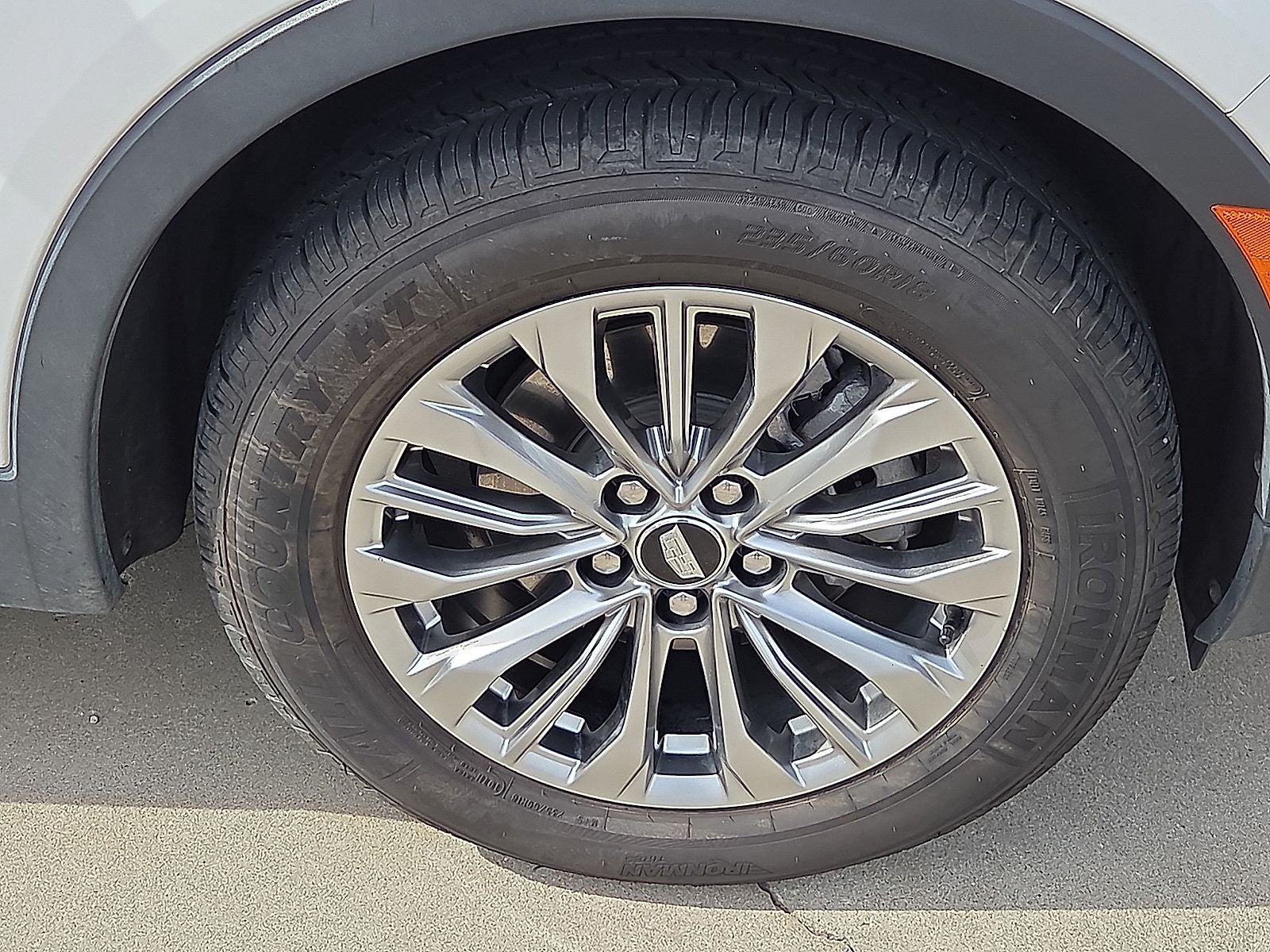 2024 Cadillac XT4 AWD Premium Luxury