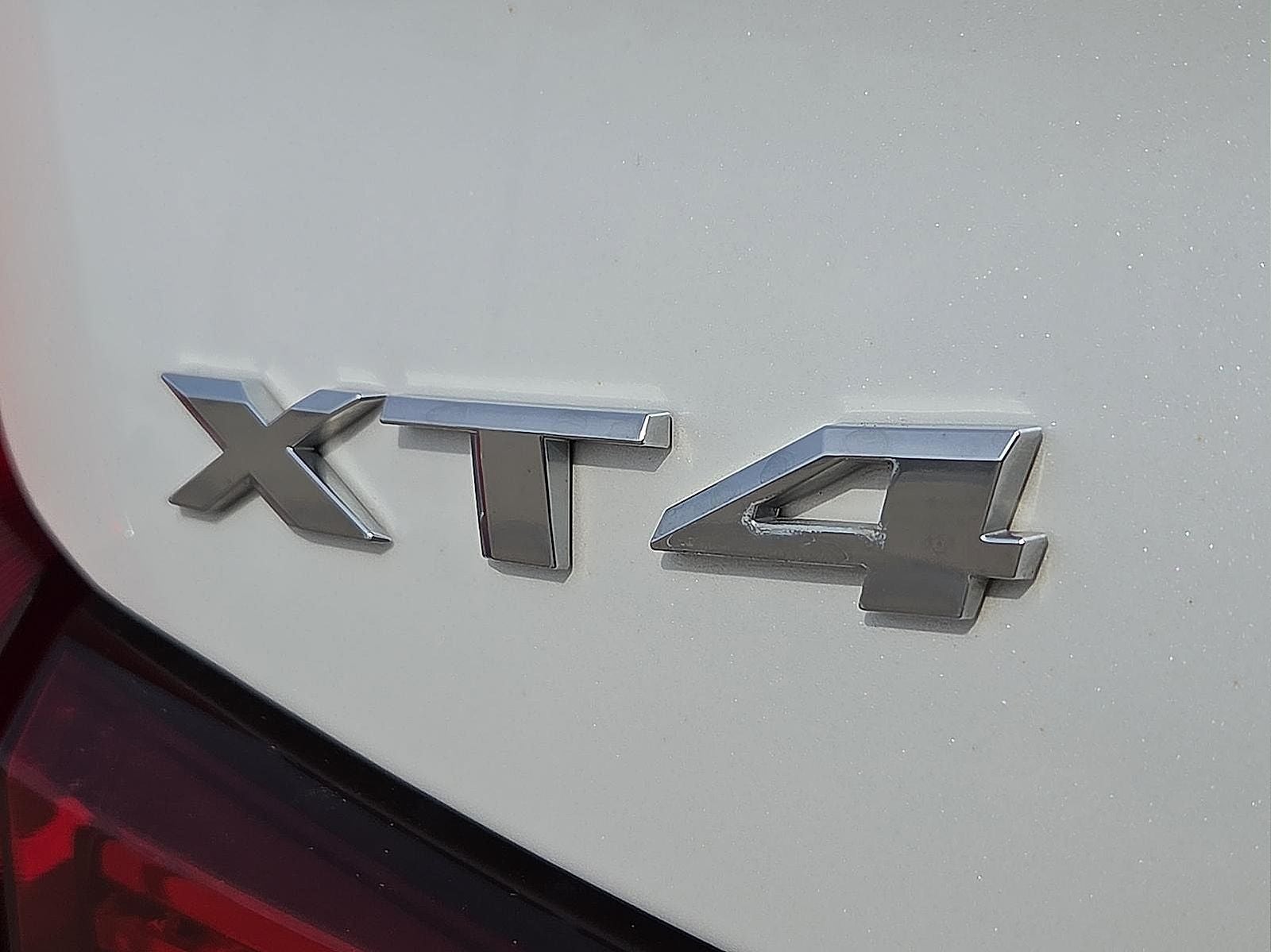 2024 Cadillac XT4 AWD Premium Luxury