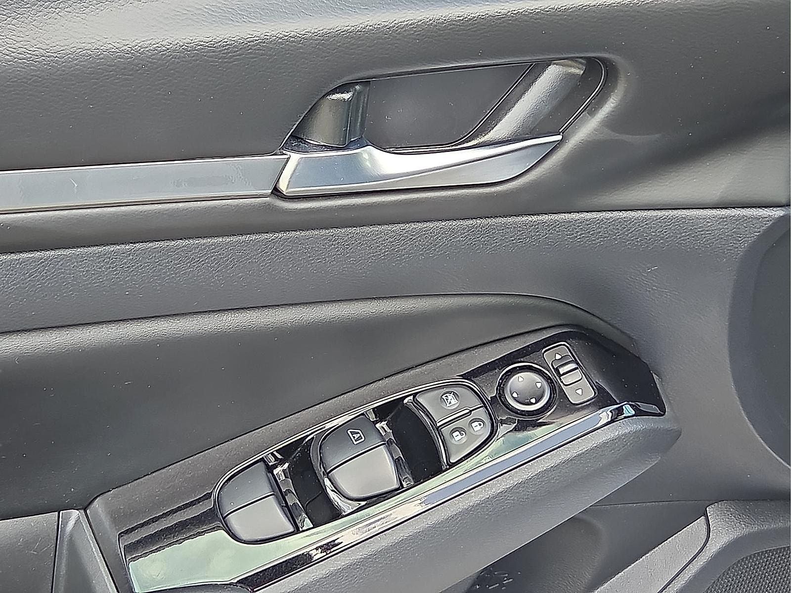 2025 Nissan Altima SR FWD