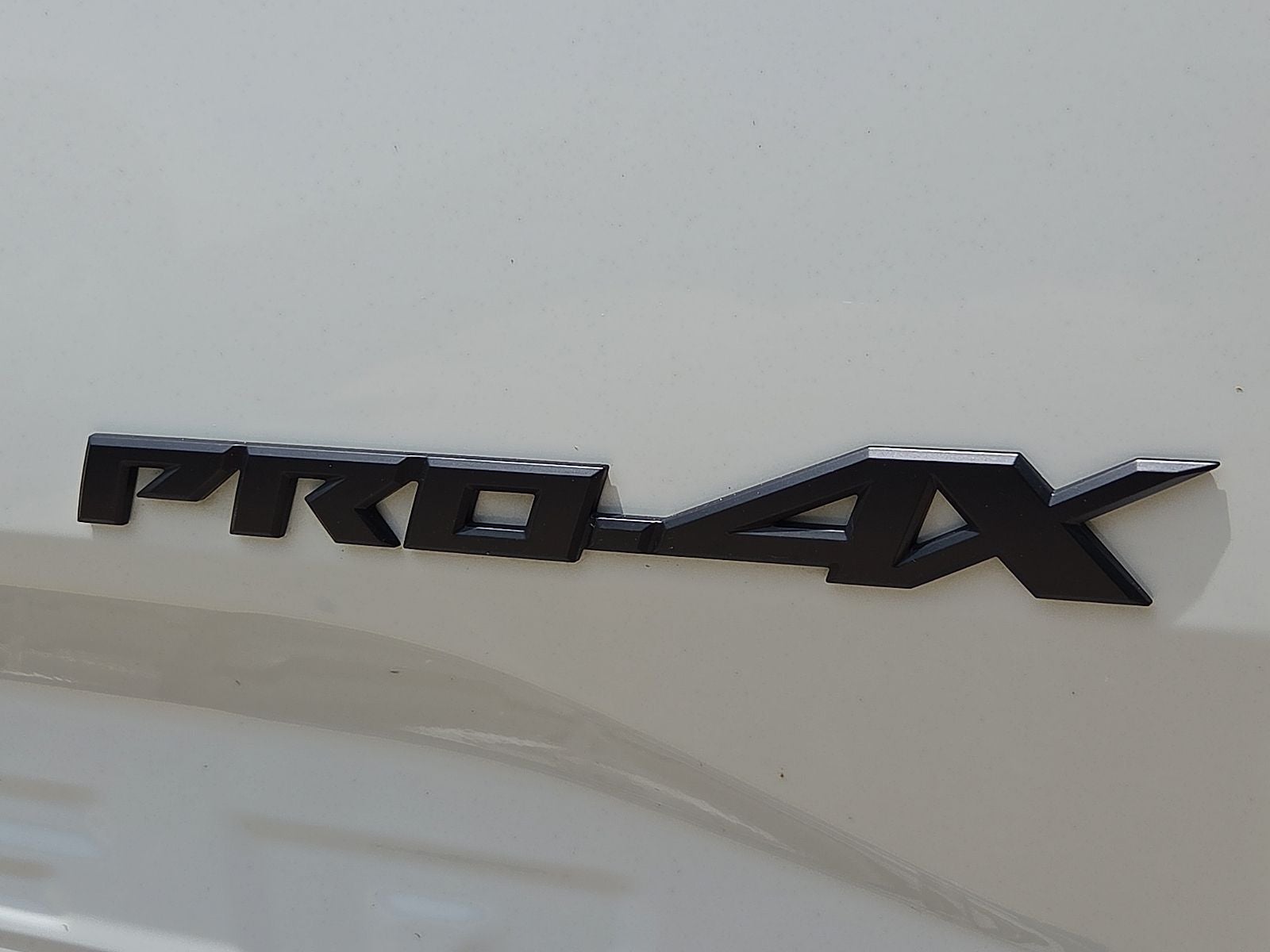 2024 Nissan Frontier Crew Cab PRO-4X 4x4