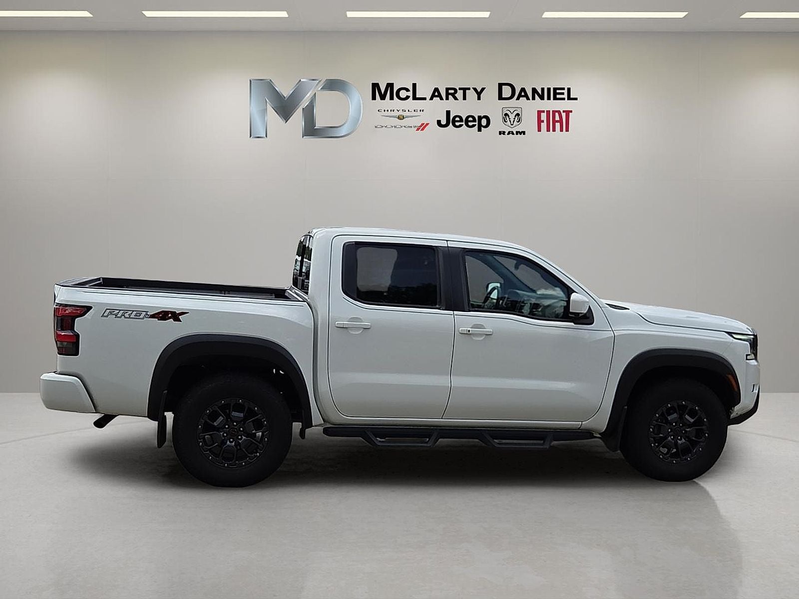 2024 Nissan Frontier Crew Cab PRO-4X 4x4