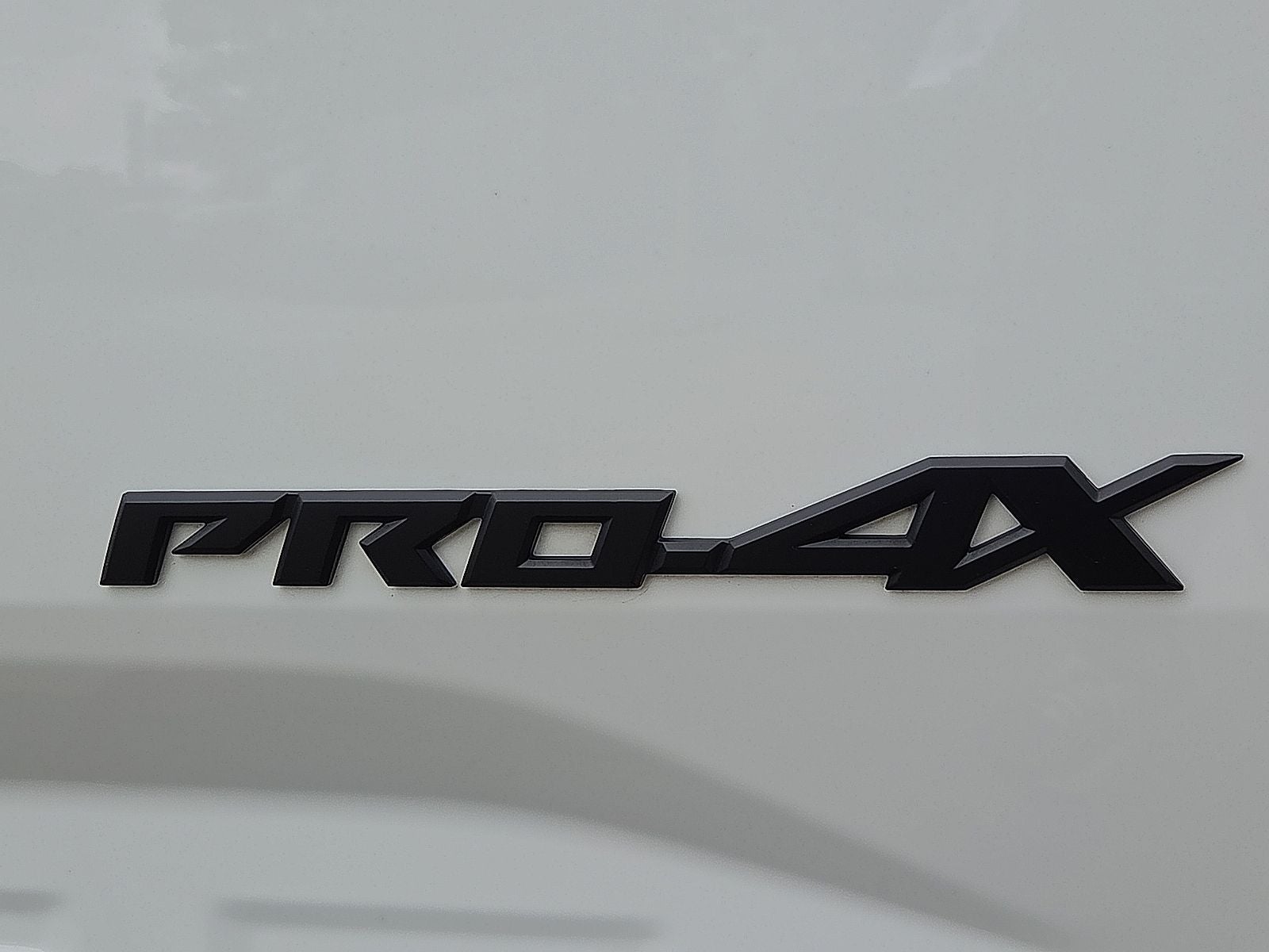 2024 Nissan Frontier Crew Cab PRO-4X 4x4