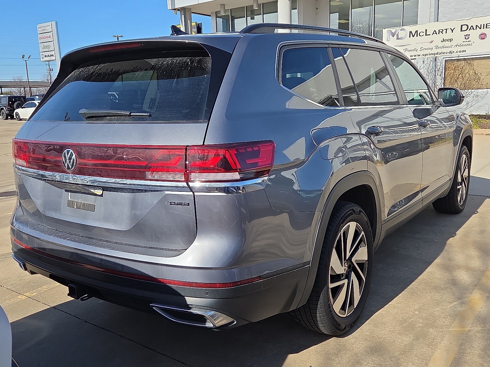 2024 Volkswagen Atlas 2.0T SE w/Technology