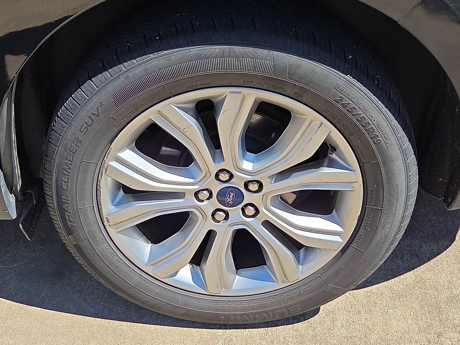 2020 Ford Edge Titanium