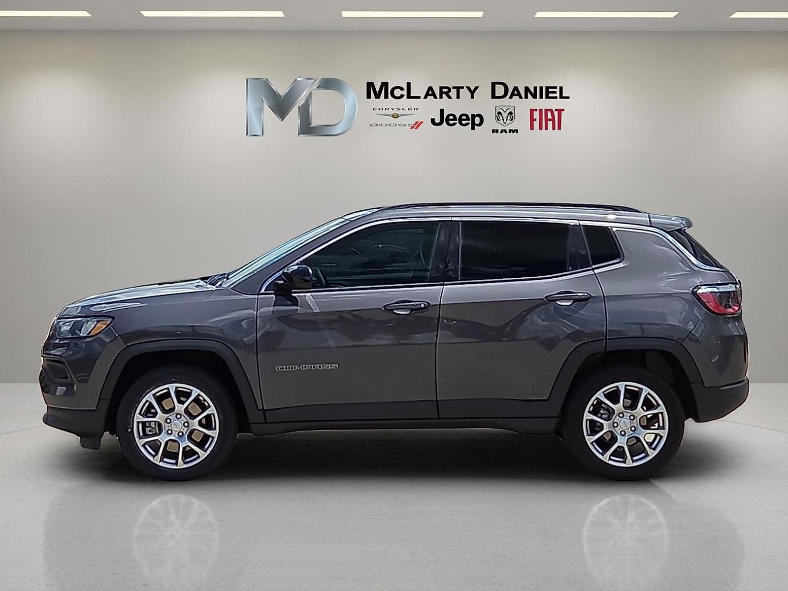 2024 Jeep Compass Latitude Lux FWD