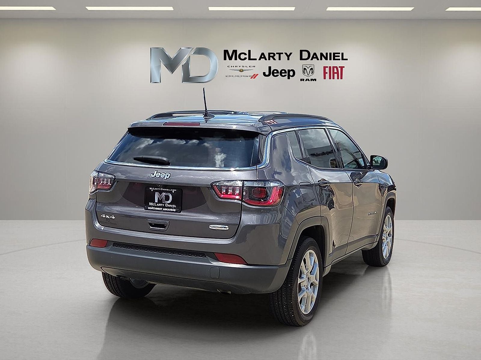 2024 Jeep Compass Latitude Lux FWD