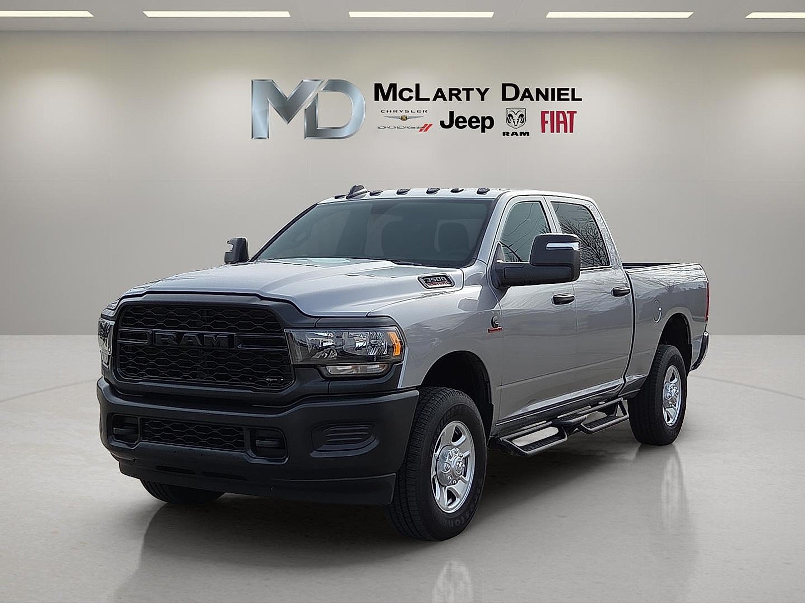 2024 RAM 3500 Tradesman Crew Cab 4x4 6'4' Box