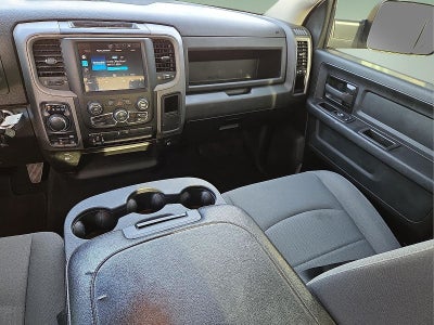2022 RAM 1500 Classic Tradesman Crew Cab 4x4 5'7' Box
